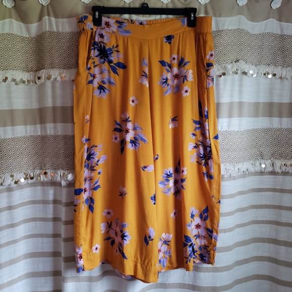 Jessica Simpson | NWOT Gold Floral Palazzo Pants - Picture 1 of 7